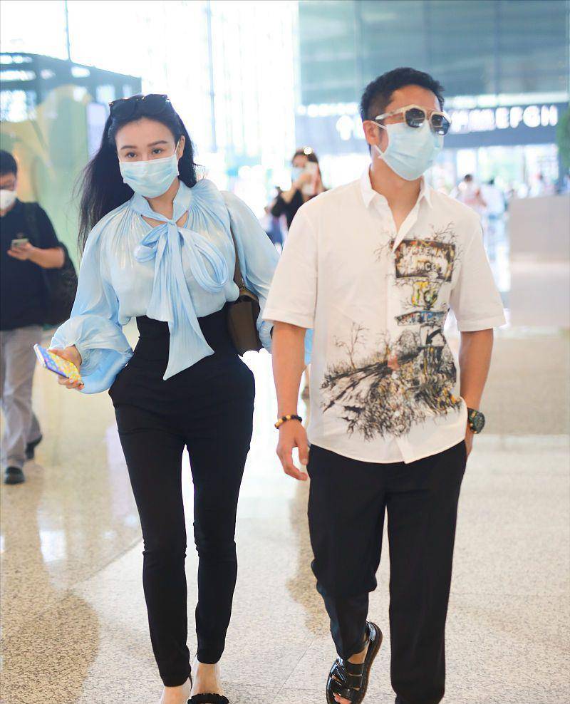 冉莹颖|冉莹颖身材像P的，“葫芦”曲线凹凸明显，肉感十足也不显壮