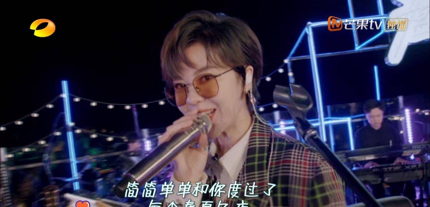 黑色|姐姐私服大盘点：张雨绮又纯又欲，郁可唯少女感十足，宁静太飒了