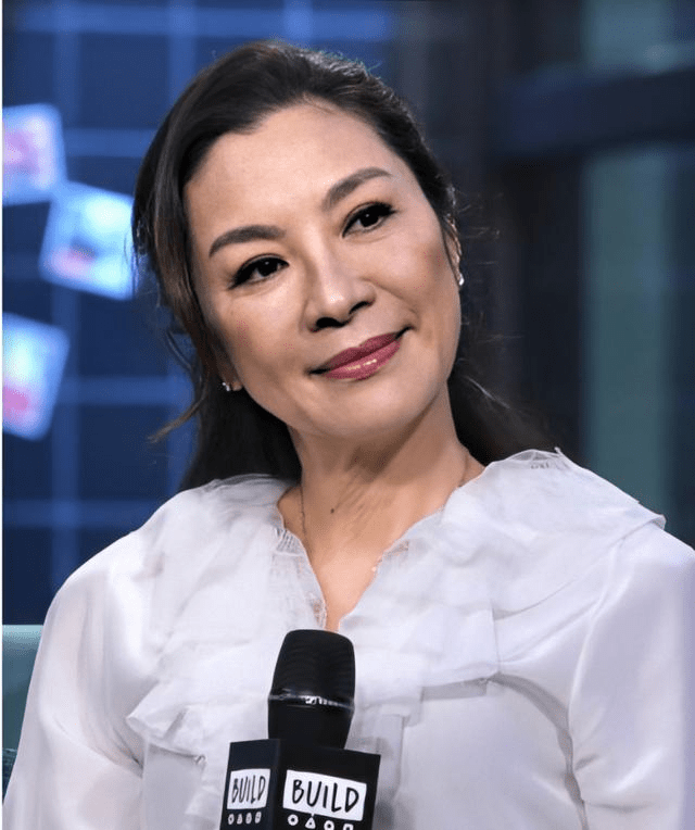 皱纹|《尚气》首映礼：杨紫琼就算满脸皱纹，也不输小19岁港姐