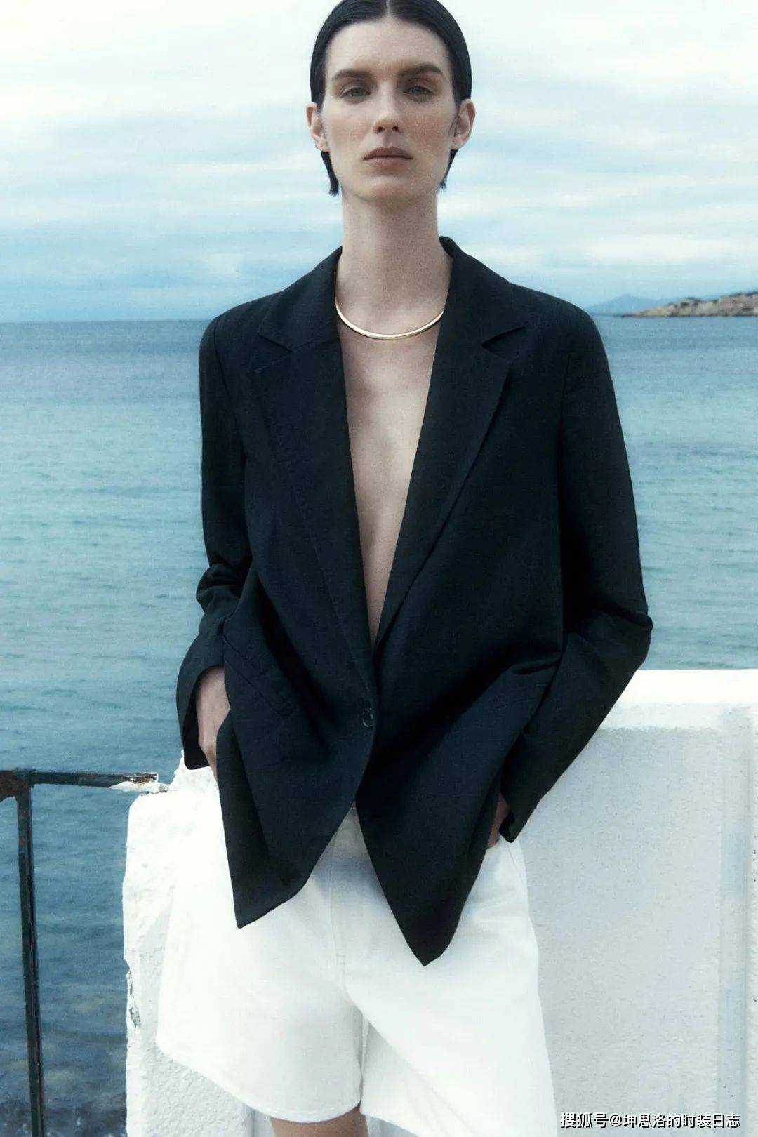 系列|Lookbook画册丨COS 2021夏季假日系列 以轻简搭配享受夏日宁静