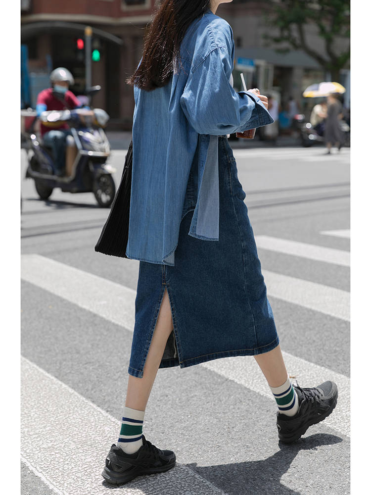 服装|秋天，“ 马甲”的高级穿搭是这样的，搭配牛仔裤温柔又减龄