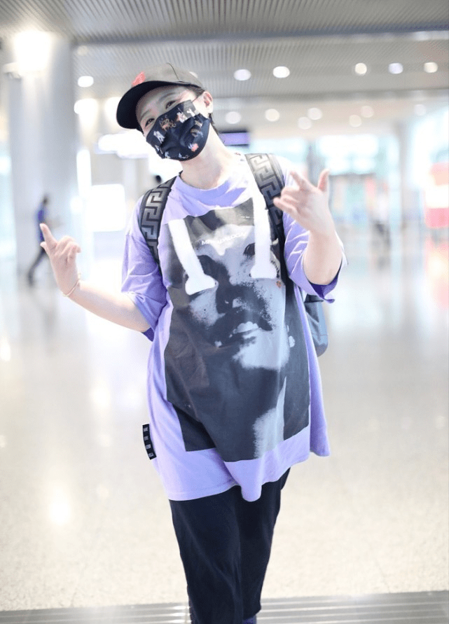 私下里|唱“忐忑”火了的龚琳娜，私下里十分淳朴，穿搭打扮似素人