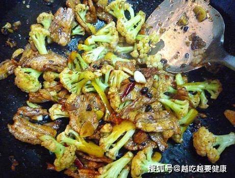 怎么炒干煸花菜好吃 0b8329719a6d4ce9afbacfeb46019af7.jpeg