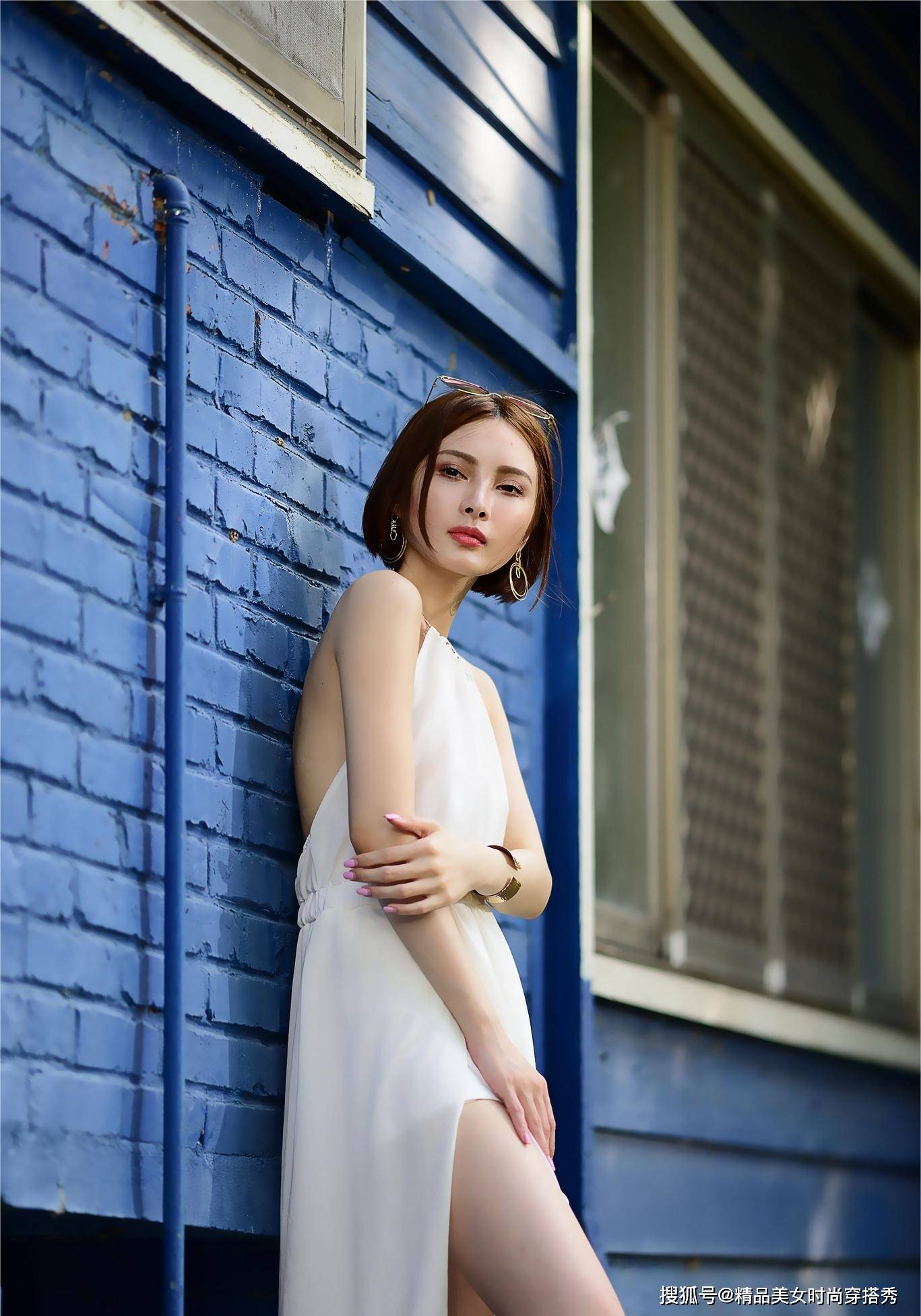 设计|时尚又好搭的白色连衣裙——挂脖设计时尚感超强