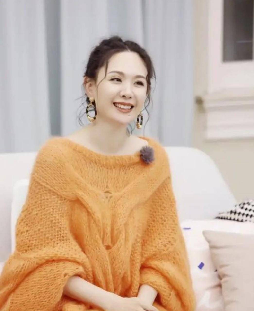 身材|郭晓东与程莉莎同框，程莉莎穿旗袍惊艳全场，看不出是44岁的人