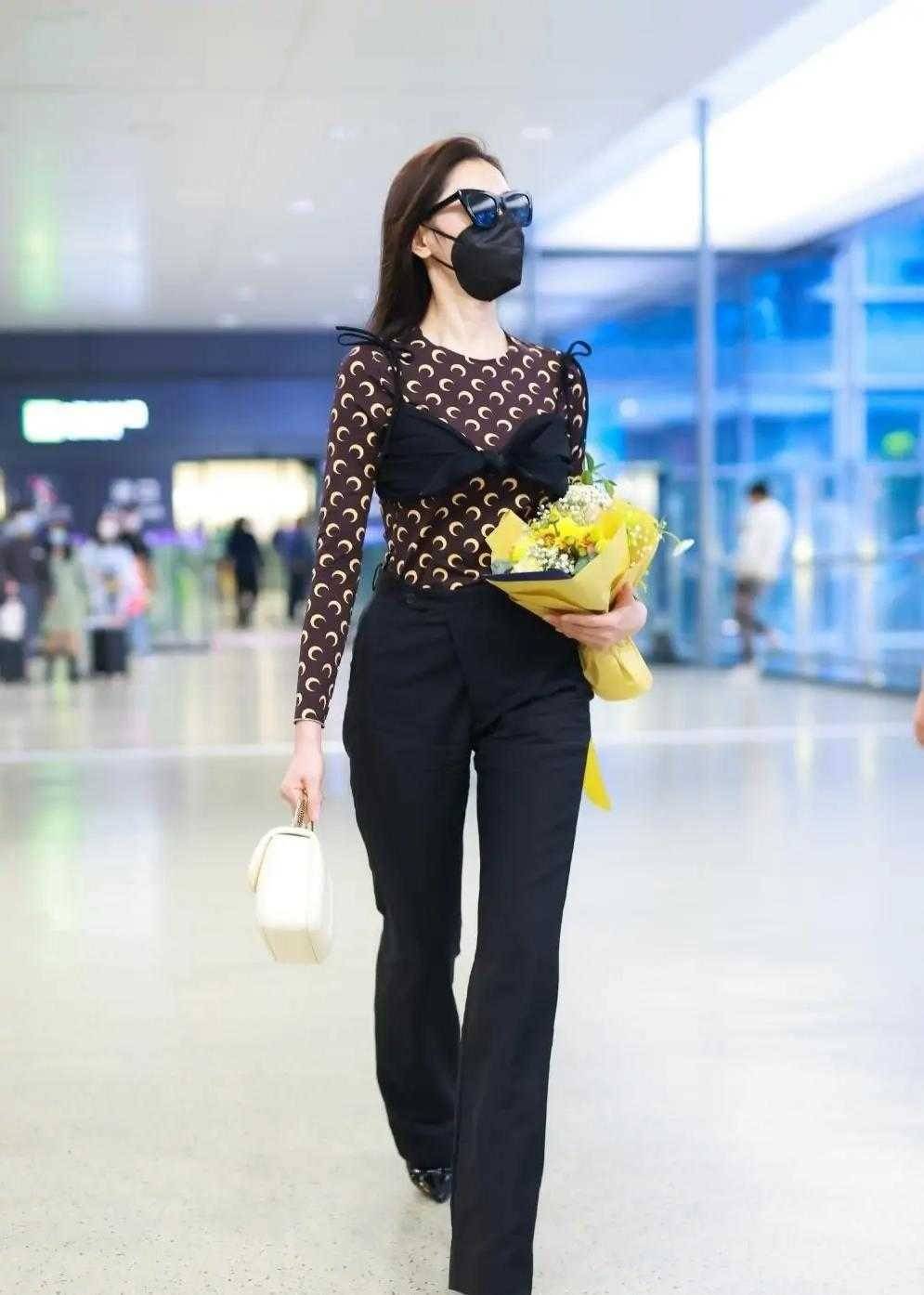 显得|乔家的儿女：乔四美“内衣外穿”被哥哥骂，这穿法怎么才不低俗？