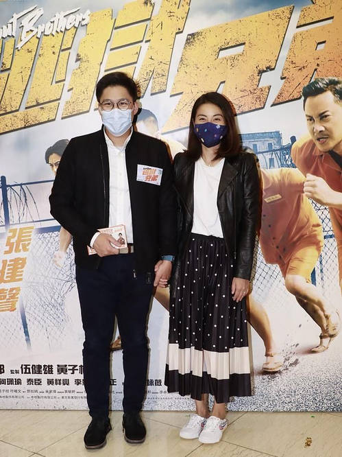 任家萱|Selina罕见携妈站台，妈妈穿郭晶晶同款99块飞跃，高调支持国货！