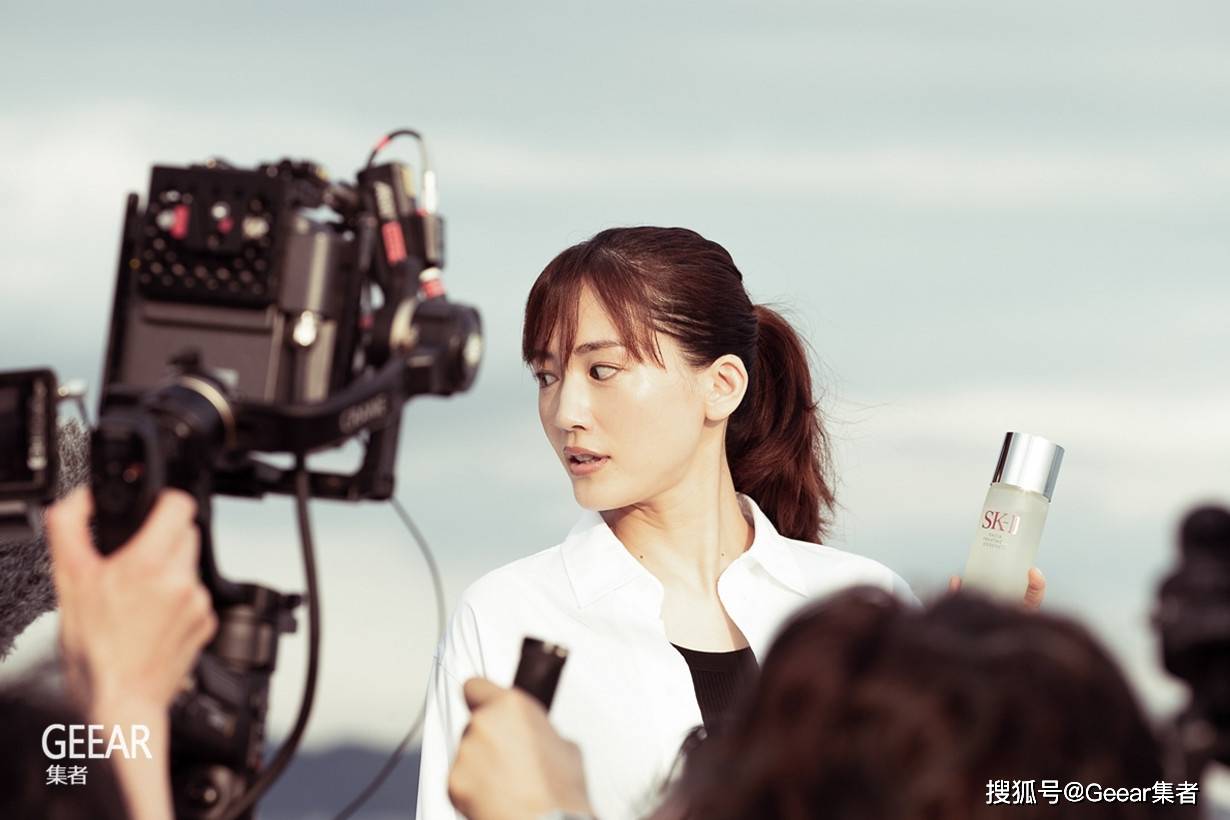 绫濑遥|10年后一样的广告：绫濑遥26岁vs36岁，对比画面肤质太厉害！