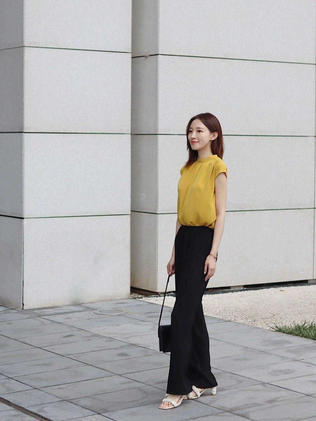 条纹|早秋，“阔腿裤”的高级穿法是这样的，搭配衬衫利落又时髦