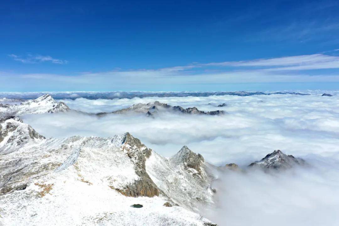 雪后初晴！达古冰川又邂逅绝美云海！