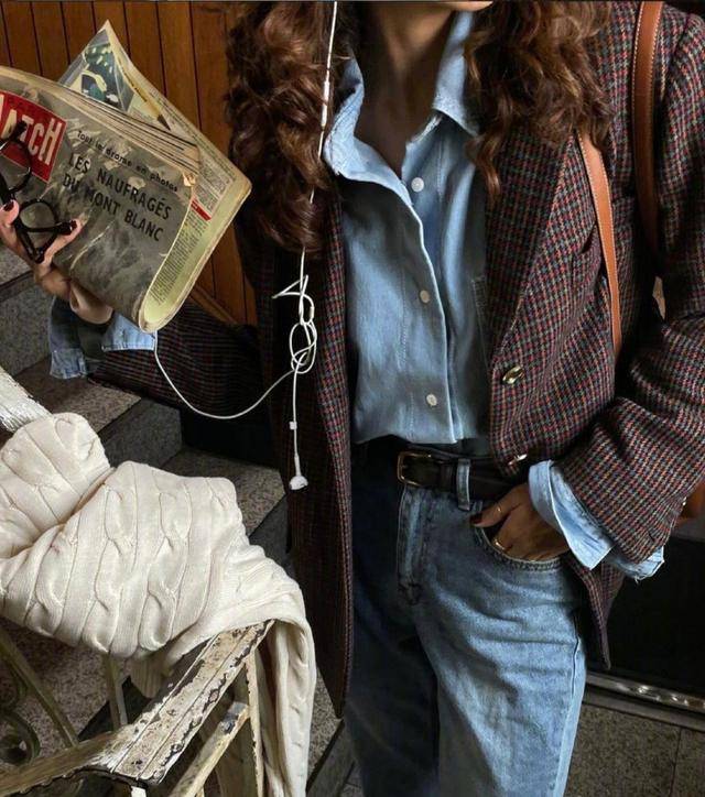 大意|夏天穿衣可以应付了事,但秋天穿衣一定不能马虎大意,不上心必输