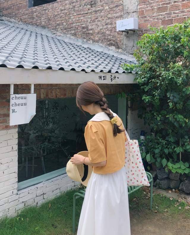 整体|秋天裙装怎么穿好看?短袖上衣配半身裙简约高级,提升气质又显白