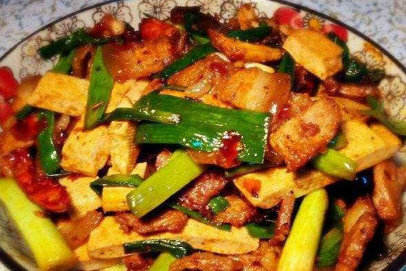 回锅肉炒香干子 d010e89894774da1aab11b2a19e01e43.jpeg