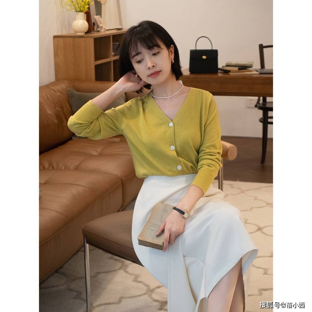 chic|chic!简约!百搭!真正有品位的女人,早秋衣橱里必备“针织衫”