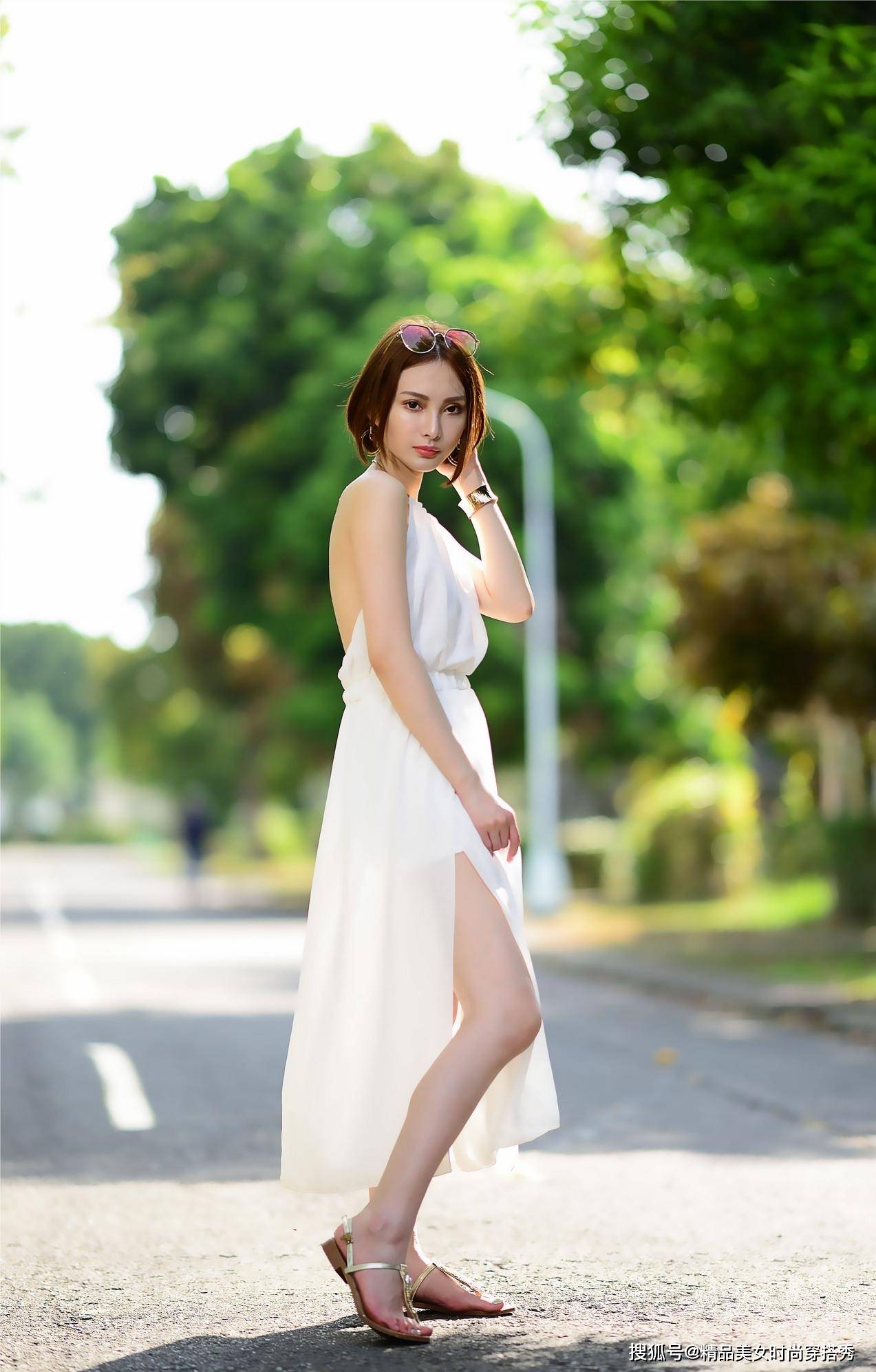 设计|时尚又好搭的白色连衣裙——挂脖设计时尚感超强