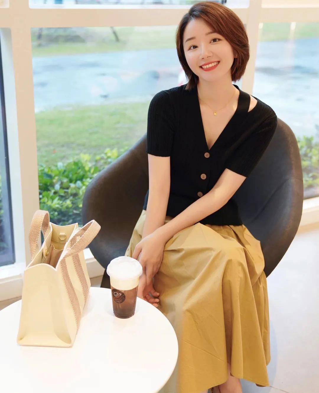 视觉|是时候穿秋装了！今年流行这样搭，好看又时髦