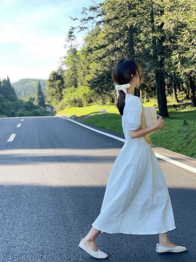 感觉|今年风头不减的泡泡袖如何穿?学会这几个搭配技巧,怎么穿都好看