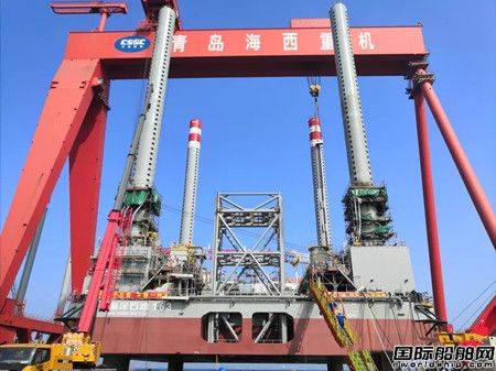 我国自主设计建造首座海上移动式自安装井口平台启航_石油