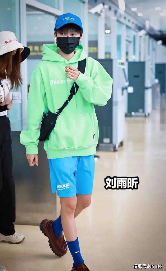 吊带|跟着女明星学穿搭，换季不慌，让你又美又气质