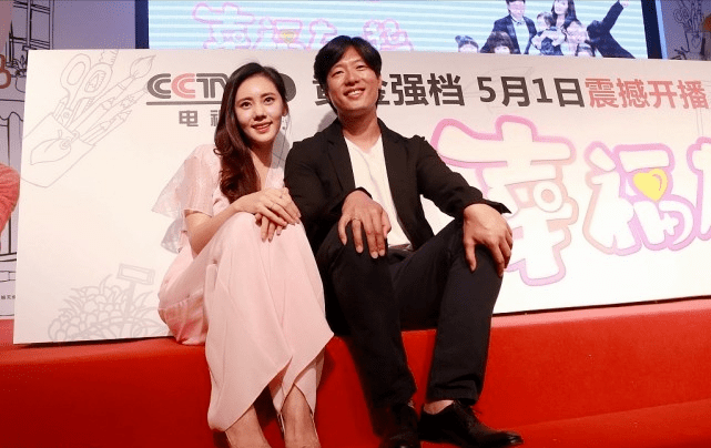 脖颈|秋瓷炫人美又会穿，V领连体裤简约干练又不失温柔感，高挑时髦