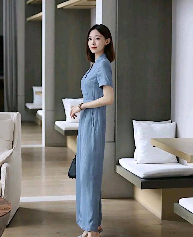 职场|职场打拼的女人很有魅力，但要学会打扮自己，穿对了是关键