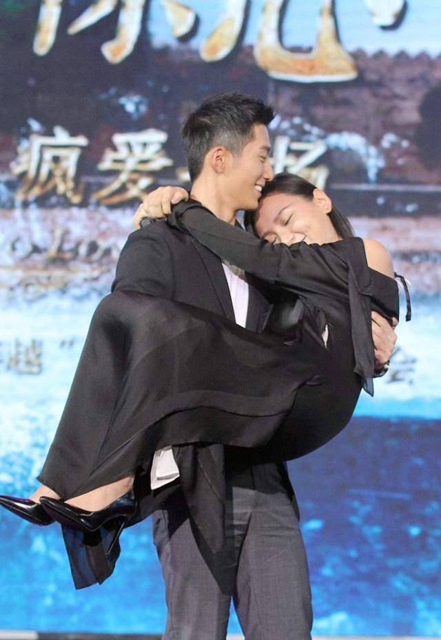 卫衣|周笔畅原来这么有女人味，被窦骁公主抱的样子，还有一种娇嫩感