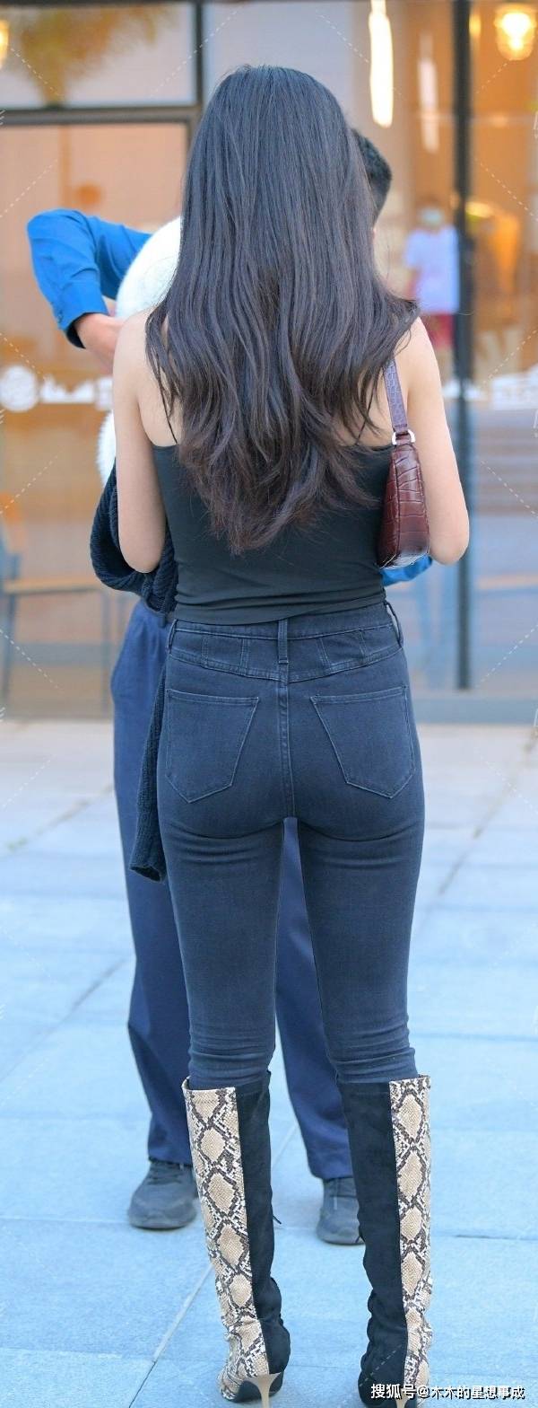 身材|高跟长靴搭配靴裤，拉长身形，穿出修长筷子腿
