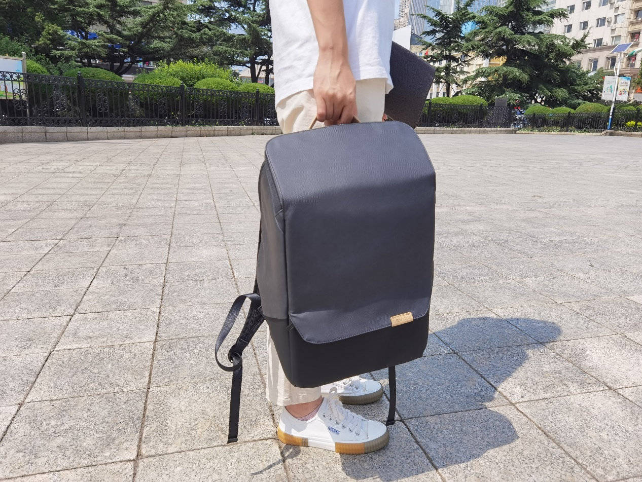 设计|简约立体的都市背包，办公通勤的零感体验！
