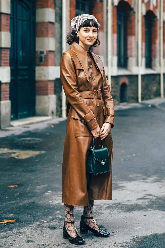 短袜|别再露脚踝了!今年秋天“露袜”才是真时髦!