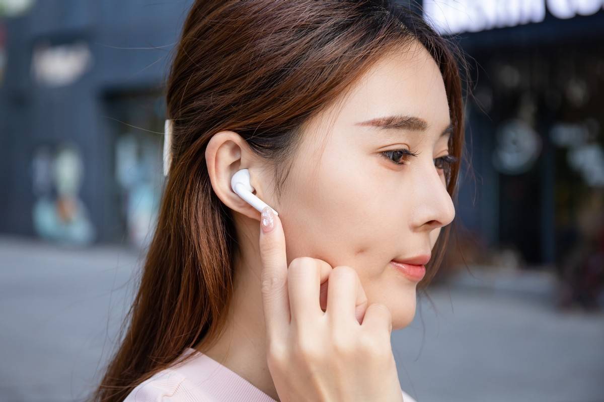 价格亲民效果棒中兴ztebuds真无线耳机评测