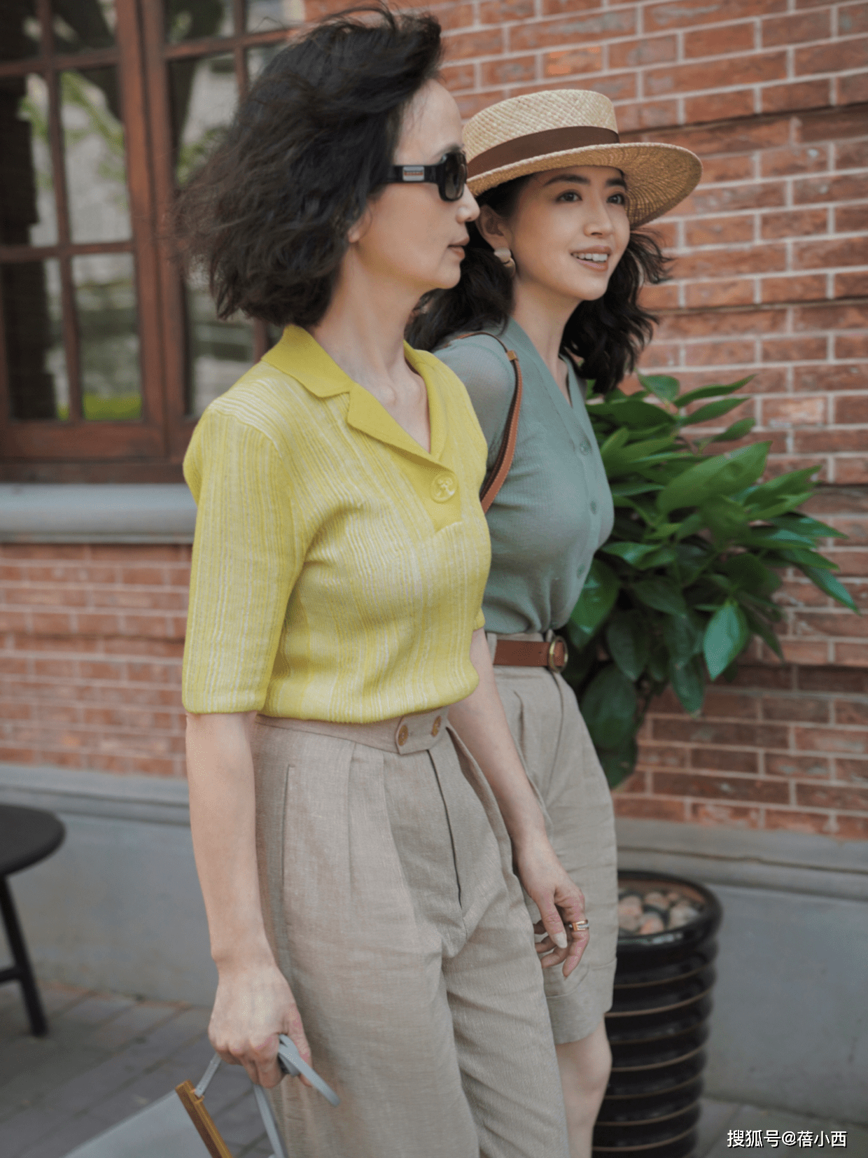 身材|chic！高级！真正会穿又有品味的女人，早秋衣橱里必备“针织衫”