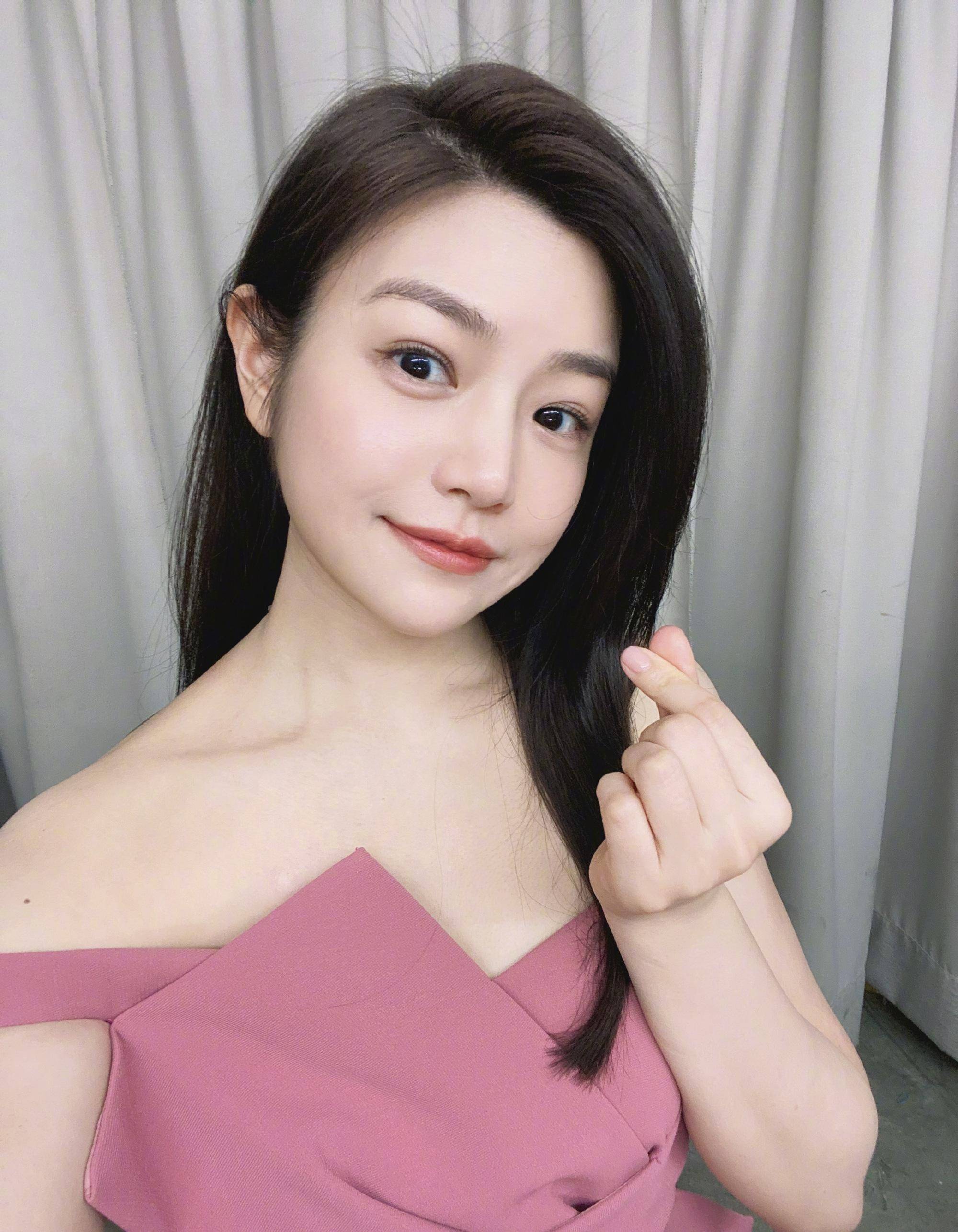 韩雪|80后女星差别大！黄圣依hold住公主风，谭卓韩雪上镜比佟丽娅显老