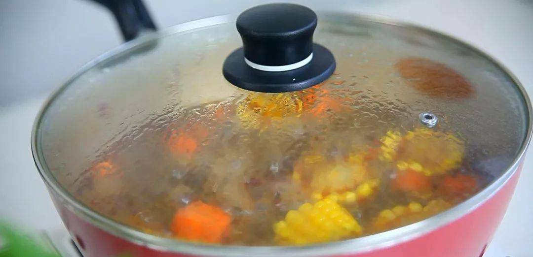 胡萝卜|台式红烧牛腩，红润香喷喷，小编都忍不住狂咽口水了