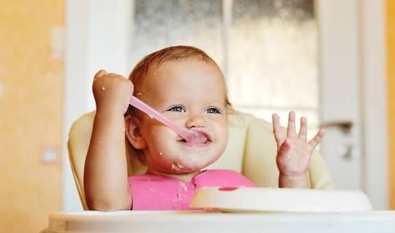 幼儿园|9岁儿童中度抑郁吓坏妈妈，抑郁症不再是大人病，父母引导很关键