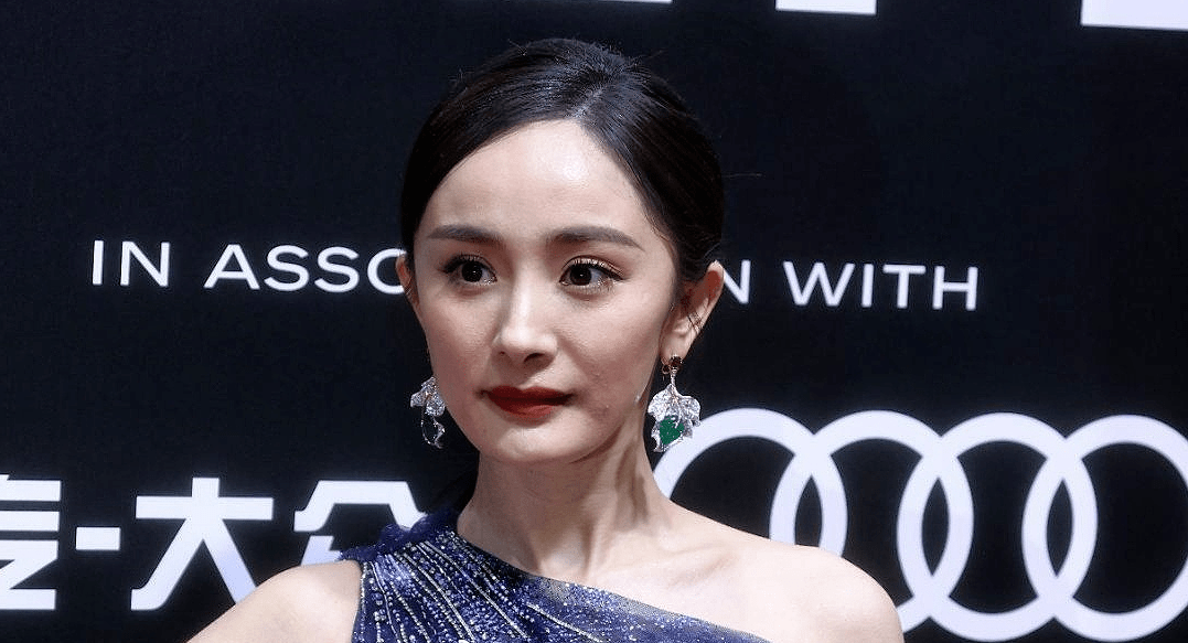 脸部|斑点皱纹、妆浓浮粉、含胸驼背，看完女星生图，再也不容貌焦虑了