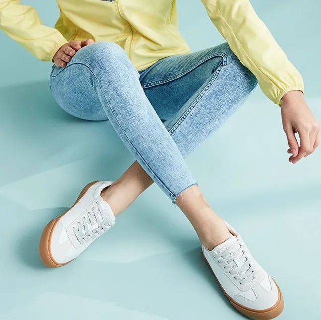 短袜|别再露脚踝了!今年秋天“露袜”才是真时髦!