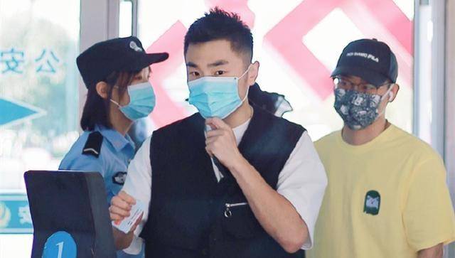 信用卡|德云社张九南晒账单，称录团综搭进去不少钱，却被网友戏称投资人