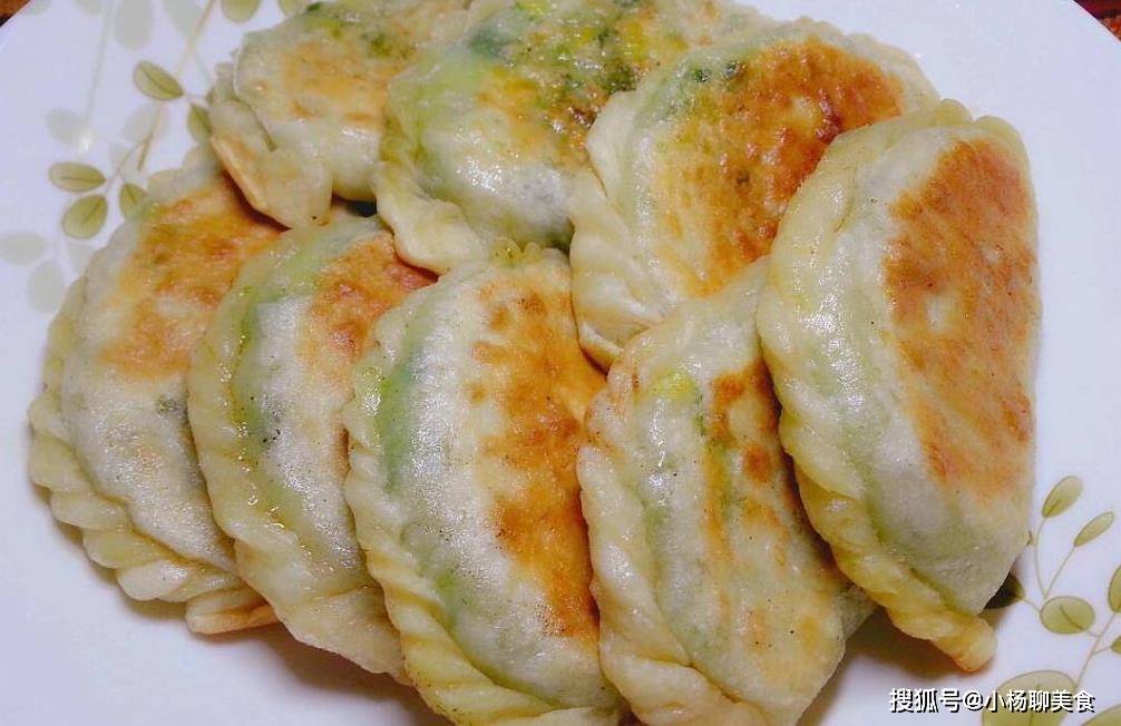 盒子|教你在家做韭菜盒子，皮薄馅多不出水，鲜美入味，早餐吃最好了