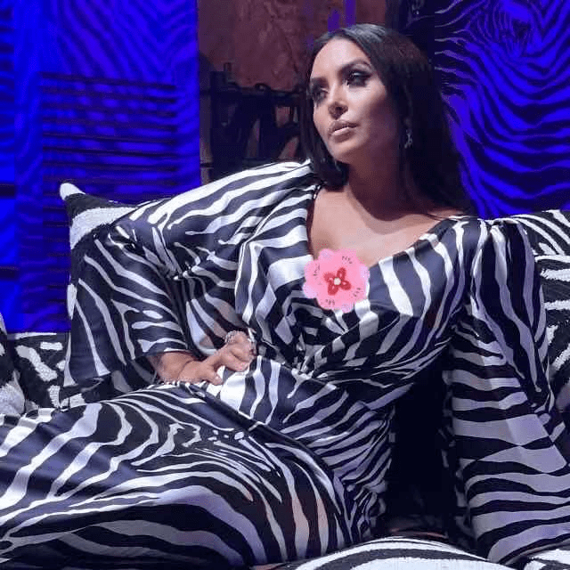 身材|科比妻子走出悲痛重拾闪耀！穿低胸斑马纹长裙亮相，穿衣放得开了