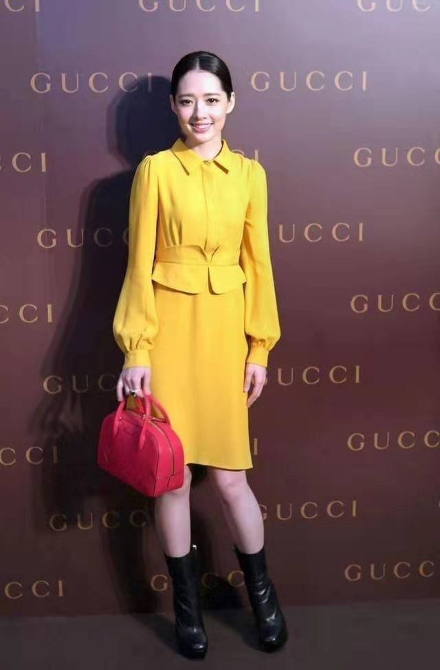 向太|豪门媳妇郭碧婷，穿正装裙显阔太范，产后还是那么美，怪不得能入向太的眼