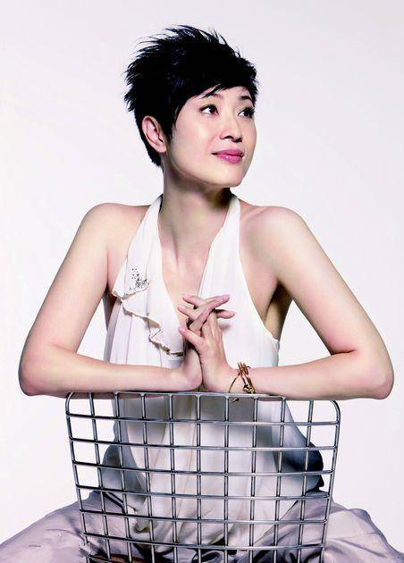 发型|短发女明星中我最服陈法蓉，留了一辈子短发，52岁还是这么漂亮