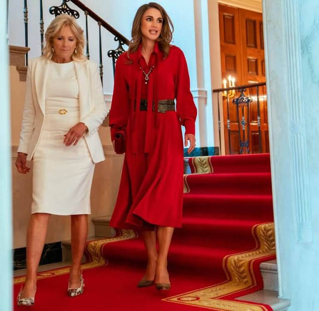 紫裙|约旦王后51岁生日官方照来啦！一身紫裙亮相真贵气，看着真像30岁