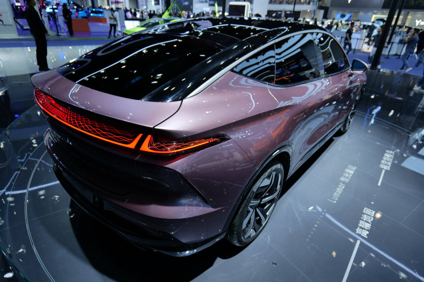 【新车实拍】r汽车es33量产版 感觉比概念车还要炫