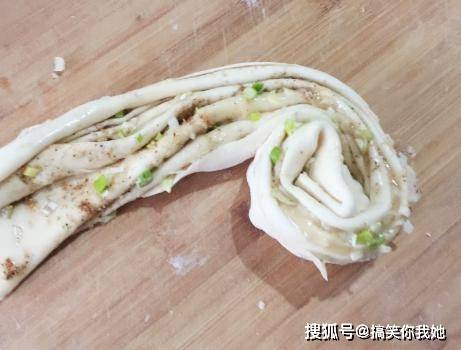 方法|早餐做烙饼，有人开水烫面有人凉水和面，做对了，烙饼柔软不硬