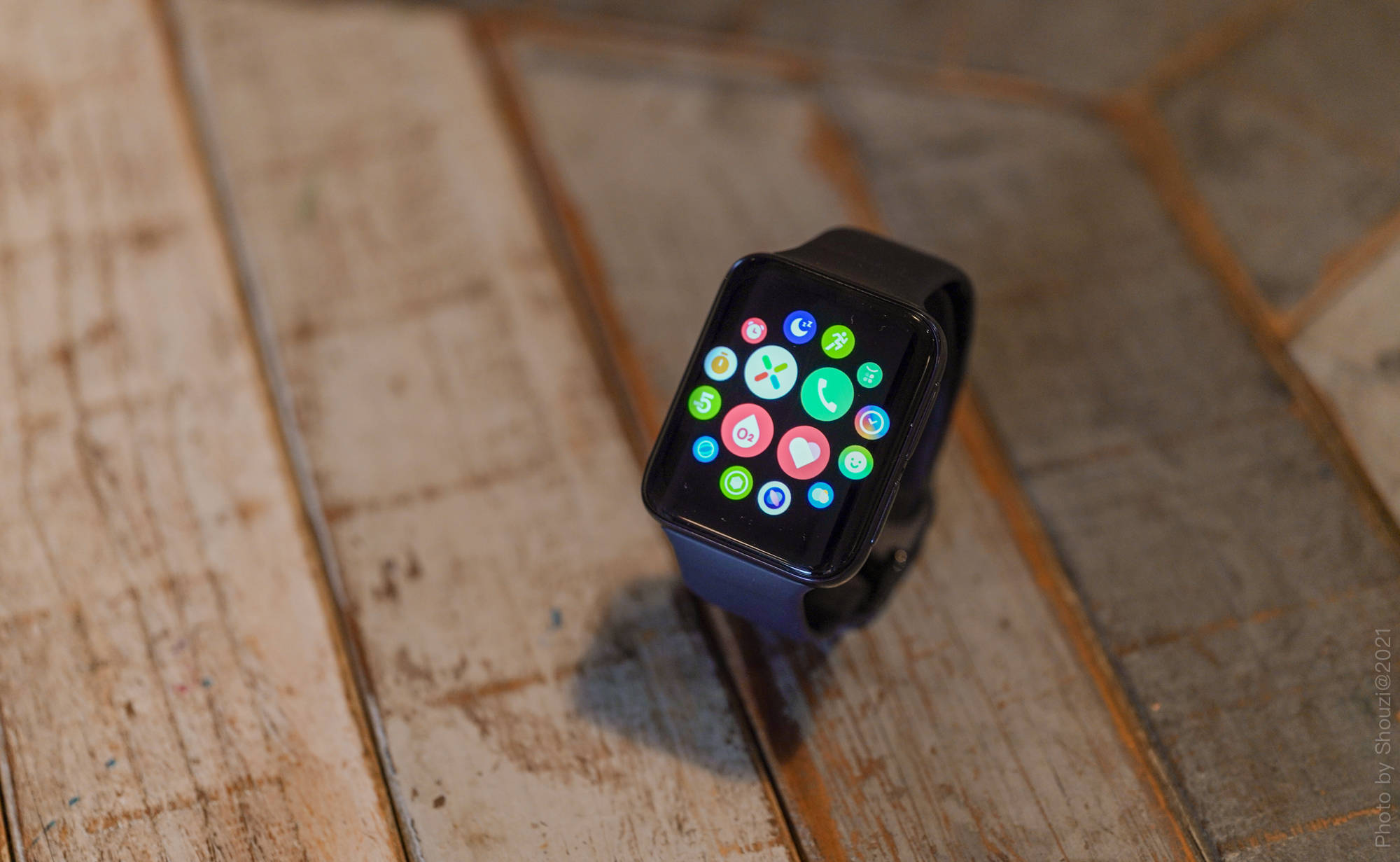 简单的手机手表 aa26ba661fca43c8846e698f01f47cf9.jpeg