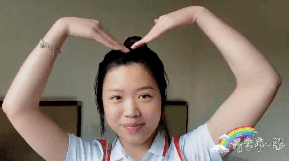 孙颖莎|开学第一天：孙颖莎、杨倩穿着朴素送祝福，这才是该粉的明星