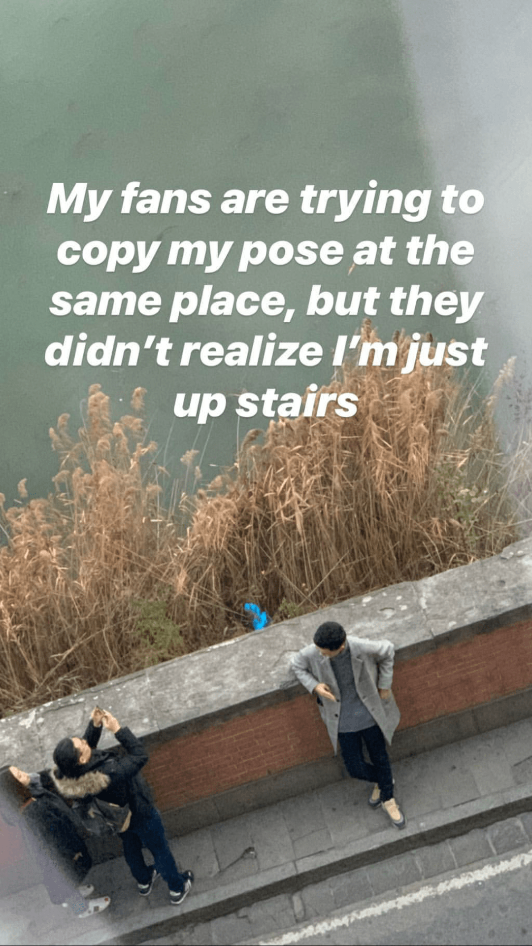 名畫|周杰倫打卡巴黎名勝，和女兒拍照復刻名畫超會玩，小周周亭亭玉立