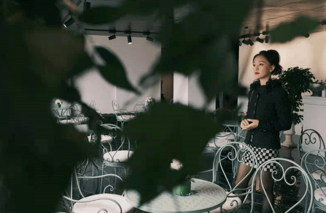 廓形|周迅最新代言再爆冷门!为“人民品牌”拍大片,国货高级感太开挂