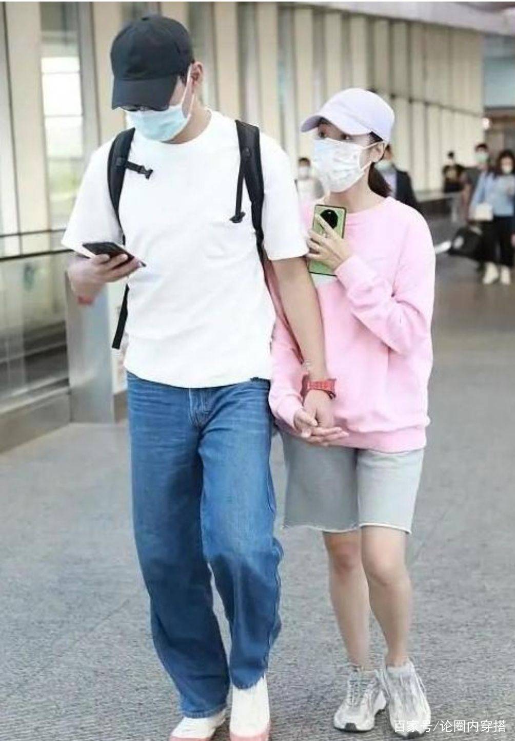 黑色|王彦霖和艾佳妮还挺甜，机场穿搭充满甜蜜感，选择的单品相当低调