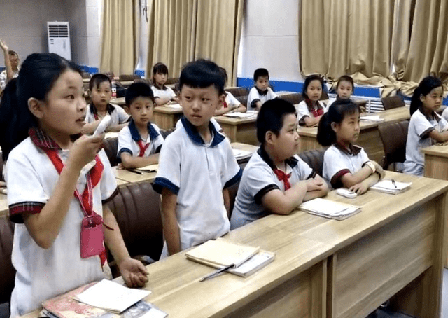 家长|学生没天赋，父母不要让他提前上学，拔苗助长很可能起到相反效果